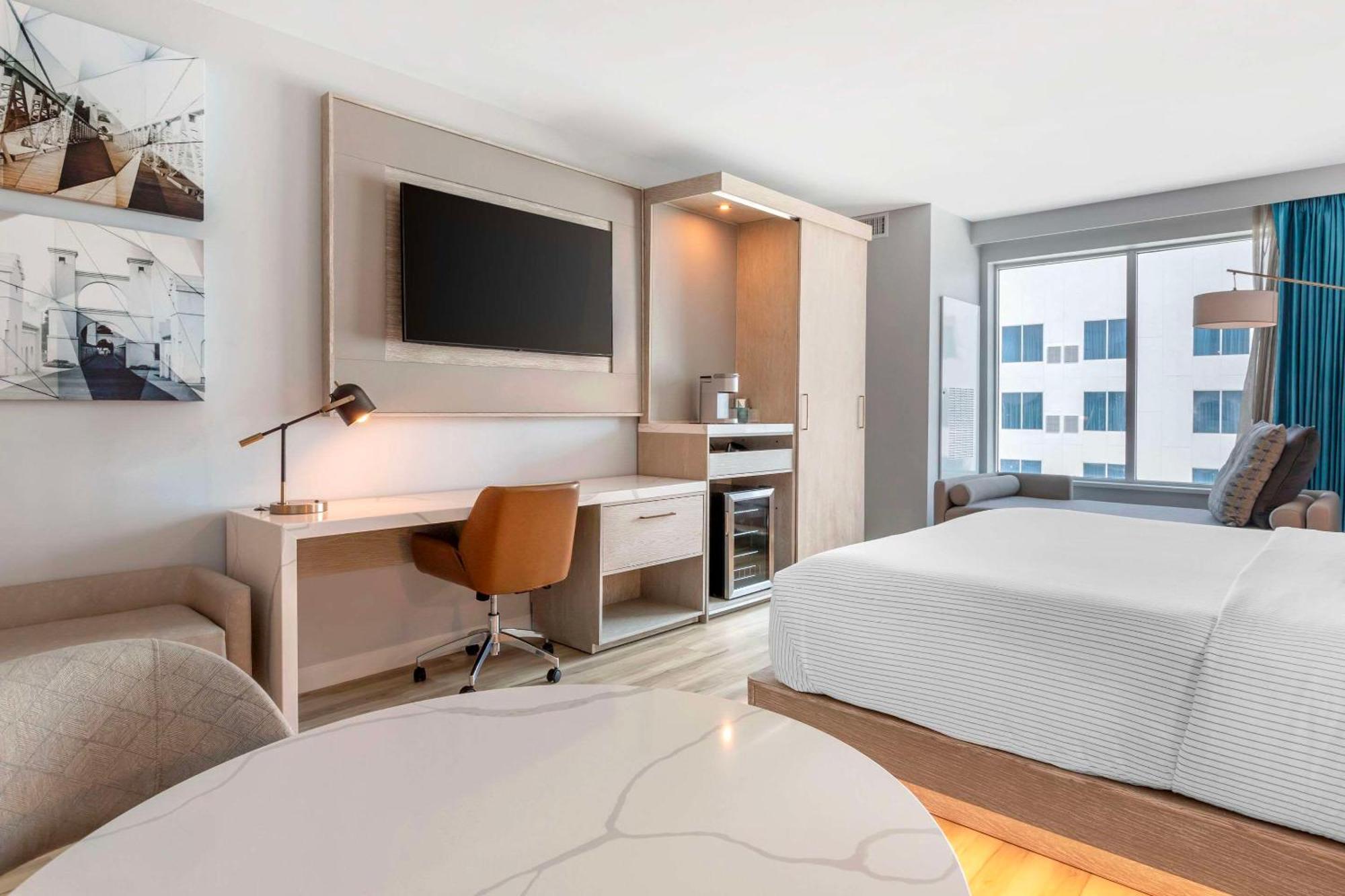 Cambria Hotel Waco University Riverfront 외부 사진
