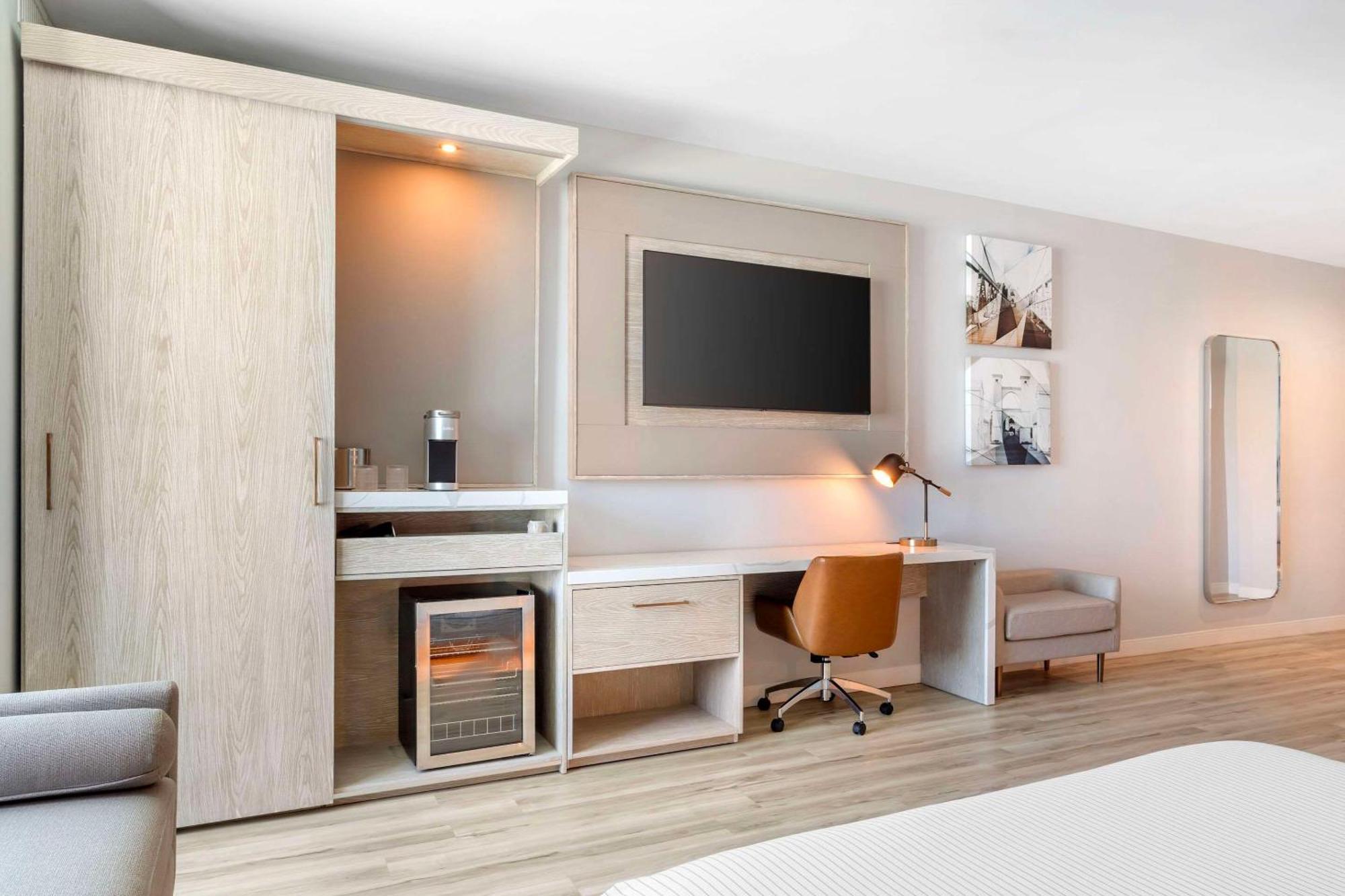 Cambria Hotel Waco University Riverfront 외부 사진