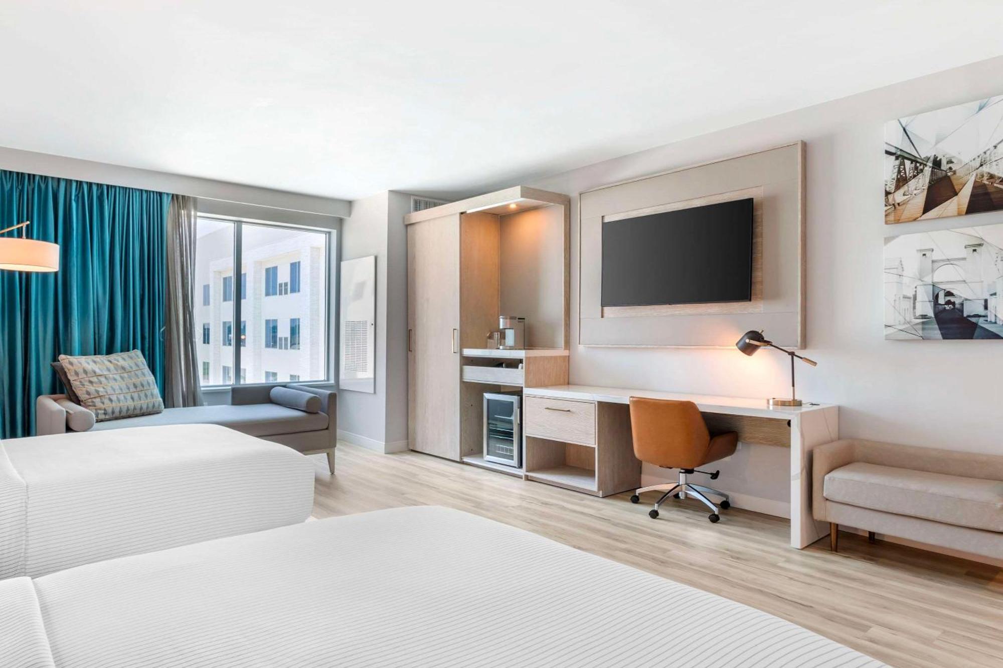 Cambria Hotel Waco University Riverfront 외부 사진