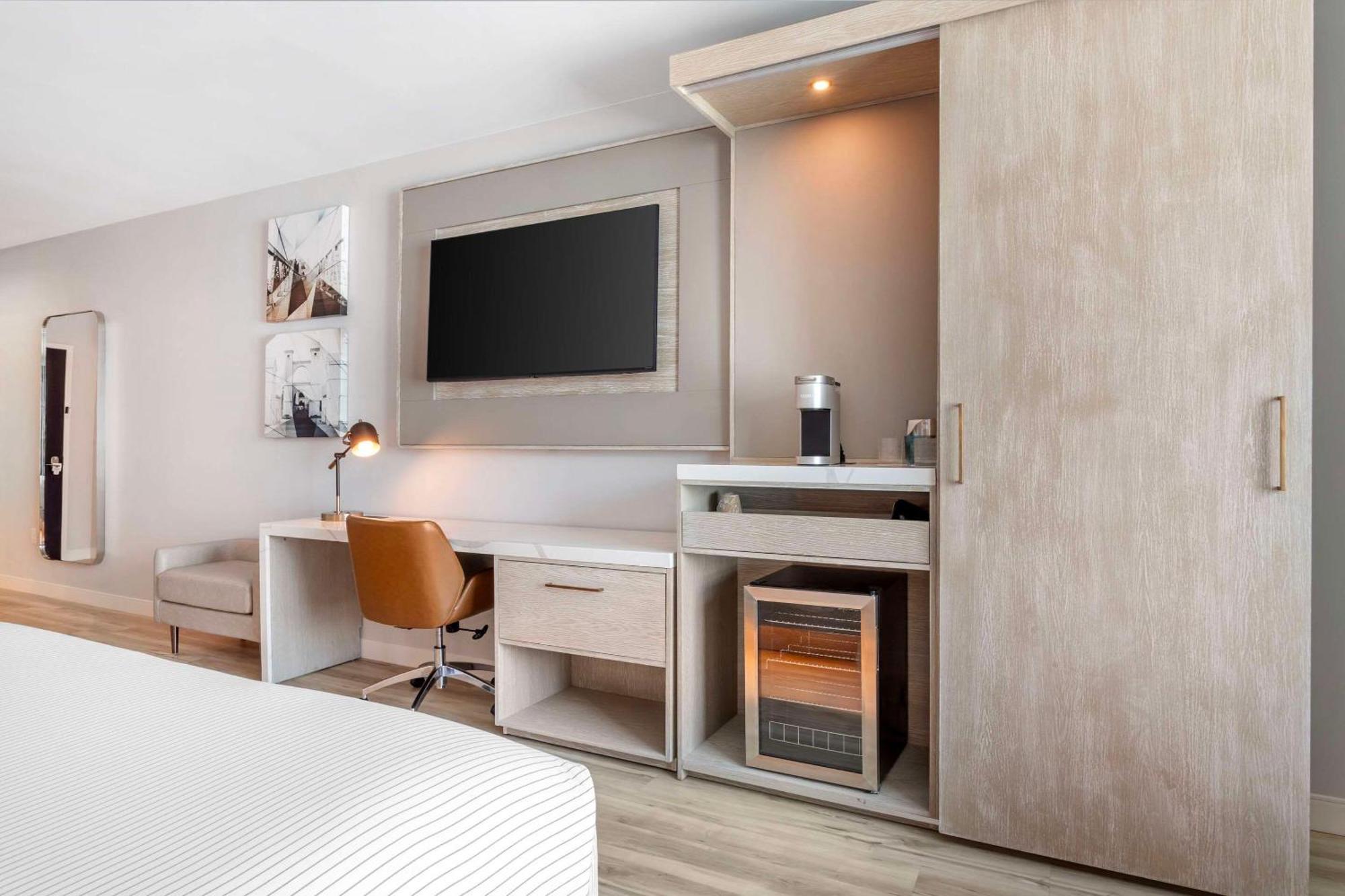 Cambria Hotel Waco University Riverfront 외부 사진