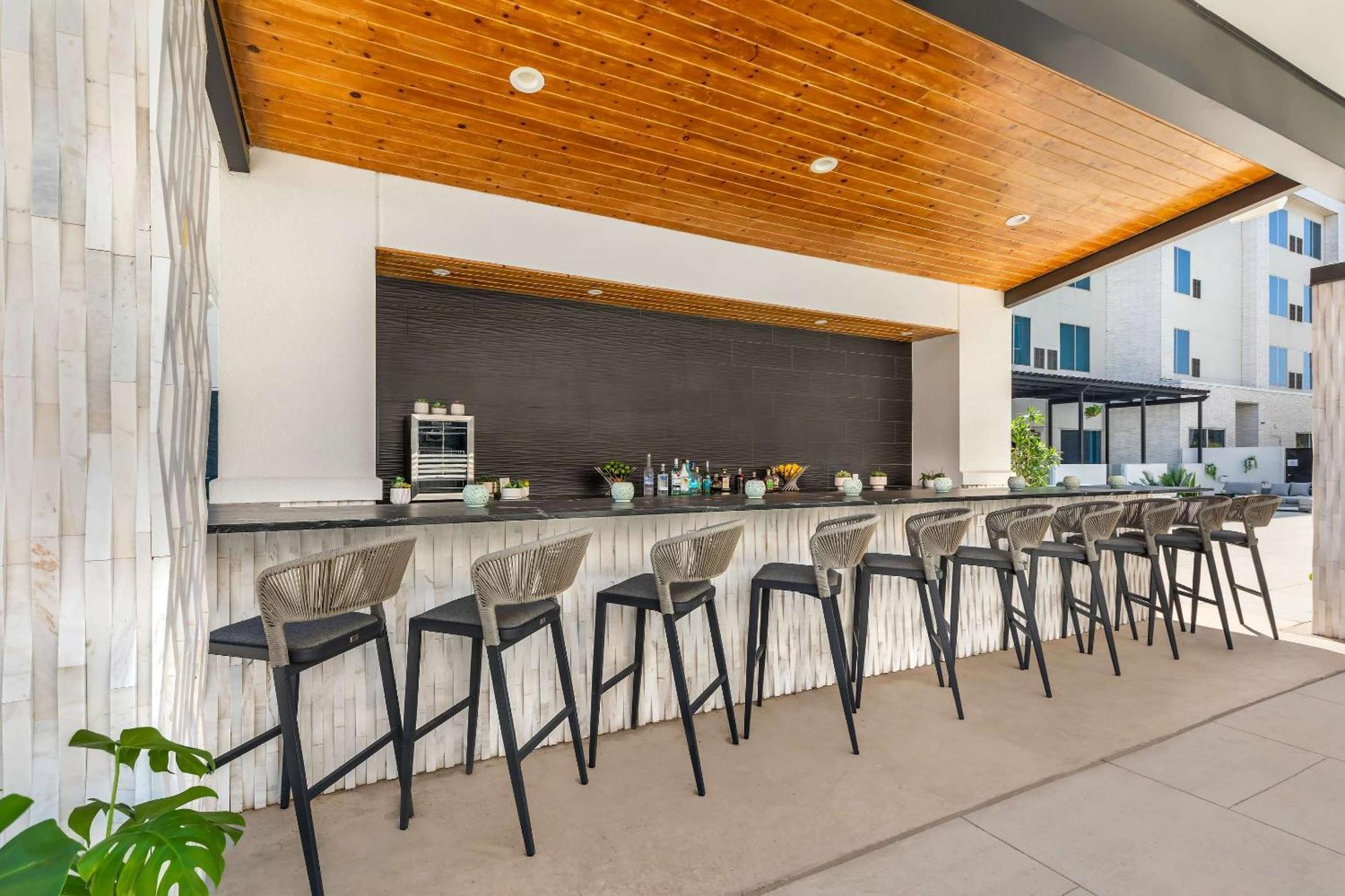 Cambria Hotel Waco University Riverfront 외부 사진