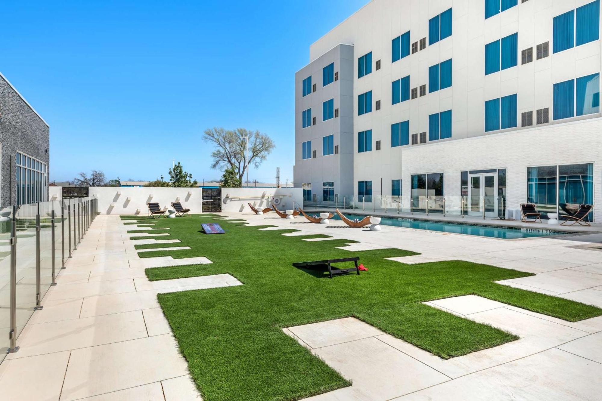 Cambria Hotel Waco University Riverfront 외부 사진